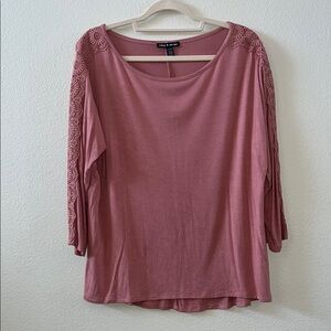 Cable and Gauge Mauve 3/4 Sleeve Blouse. Size xl
